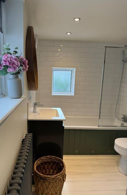 Spring Crescent Cottage In Rye Esterno foto