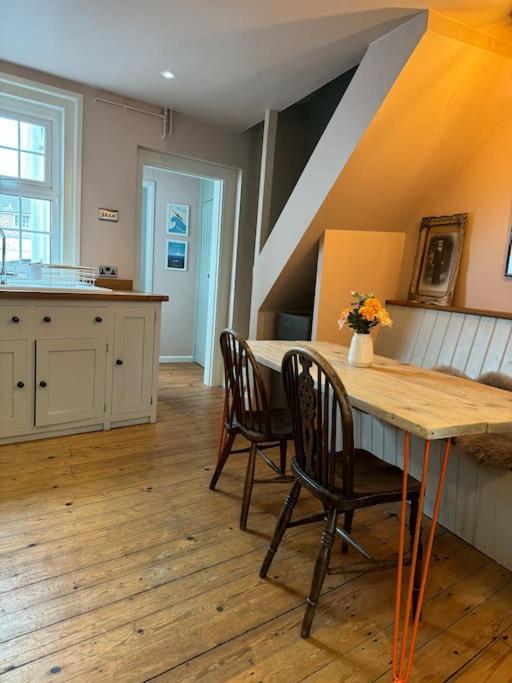 Spring Crescent Cottage In Rye Esterno foto