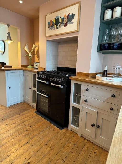 Spring Crescent Cottage In Rye Esterno foto