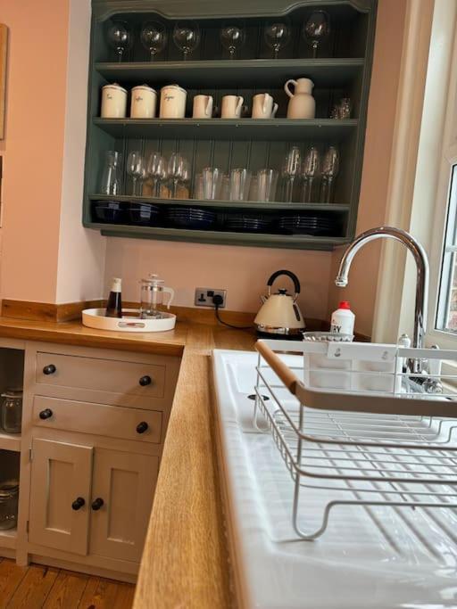 Spring Crescent Cottage In Rye Esterno foto