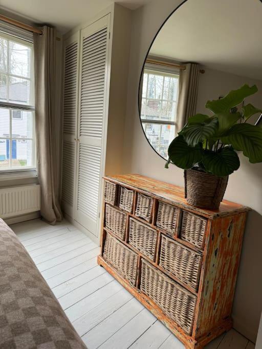 Spring Crescent Cottage In Rye Esterno foto